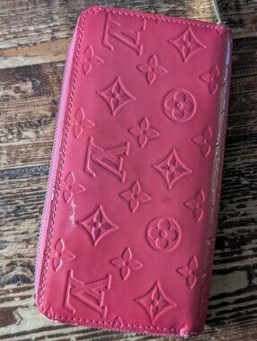 Louis Vuitton Fuchsia Vernis Monogram Zip-Around Wallet with Box And Dust bag